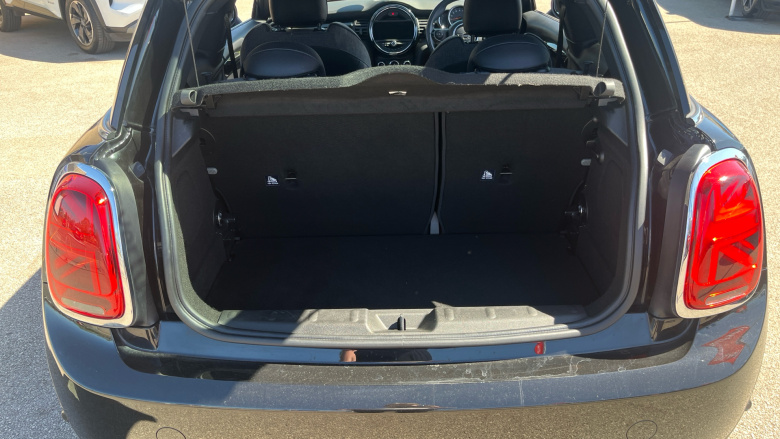 MINI Hatchback 1.5 Cooper II 3dr Petrol Hatchback